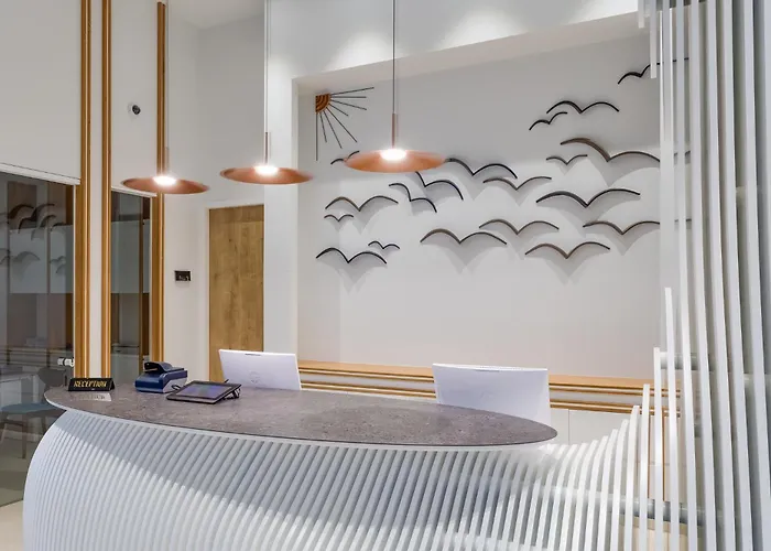 Flamingo Paradise - Adults Only