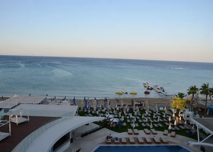 Flamingo Paradise - Adults Only بروتاراس