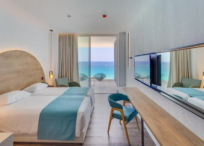 Flamingo Paradise - Adults Only