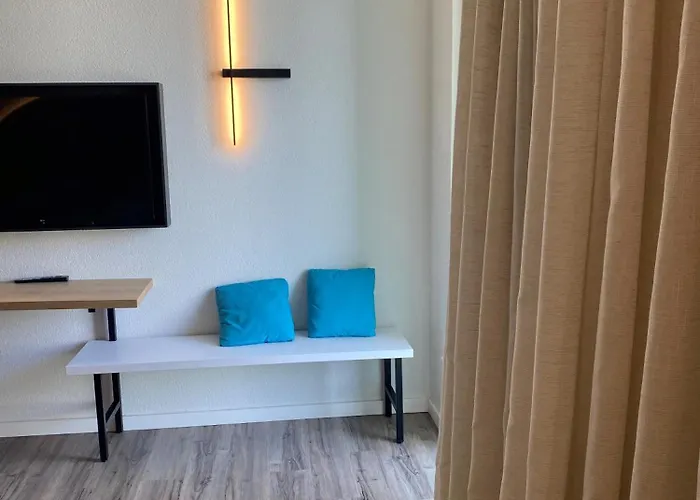 Flamingo Paradise - Adults Only