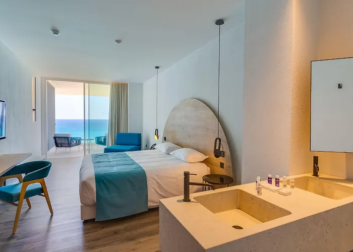 Flamingo Paradise - Adults Only