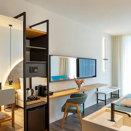 Flamingo Paradise - Adults Only 4*