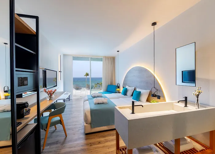 Flamingo Paradise - Adults Only