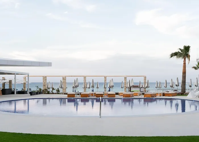 Flamingo Paradise - Adults Only